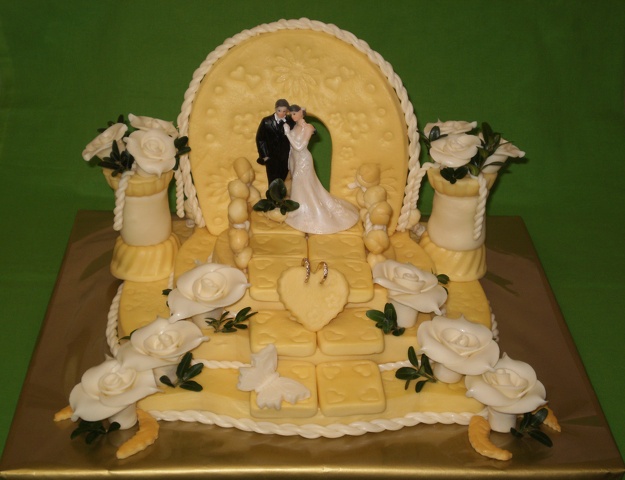174. Svadobná torta