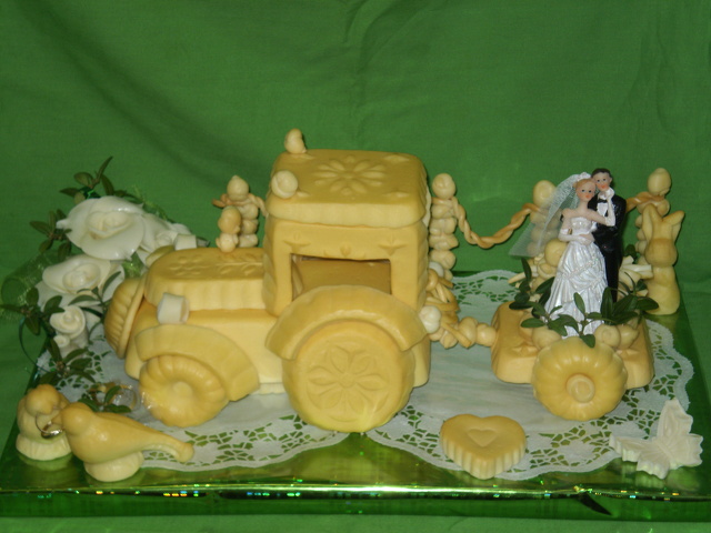 215. Svadobná torta