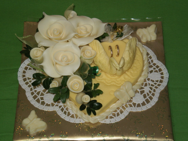 243. Svadobná torta