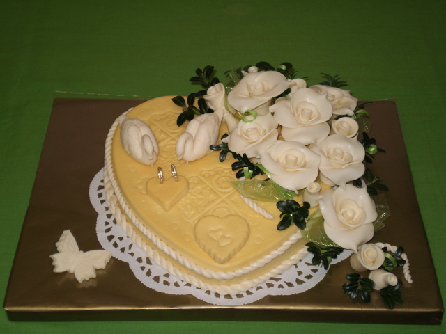 270. Svadobná torta